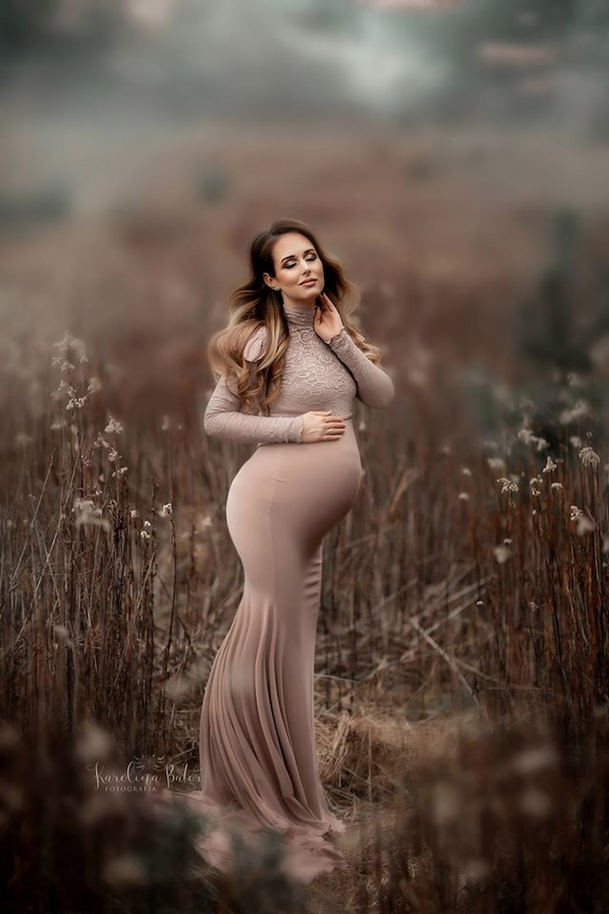 pregnancy photoshoot dress with removable lace top