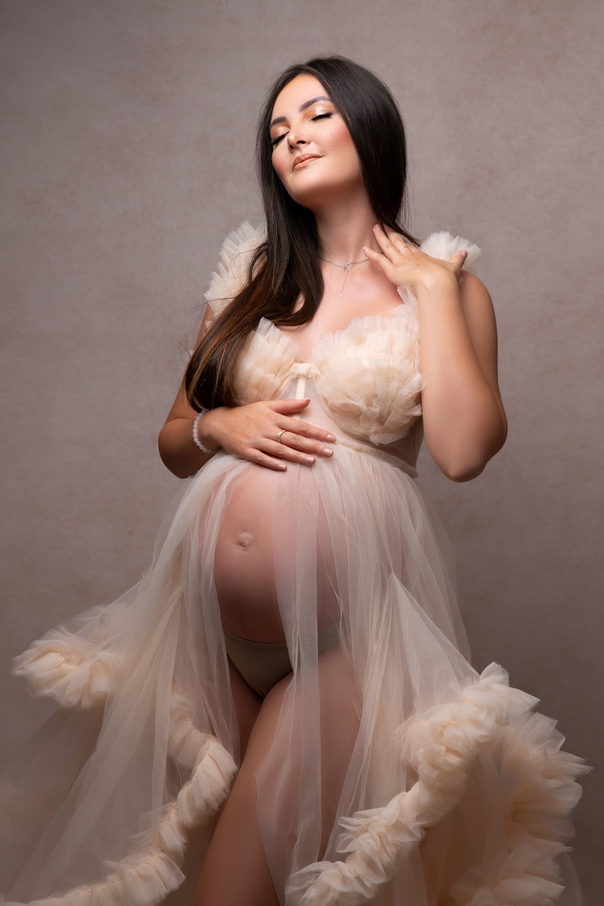 soft beige tulle maternity photography gown with train