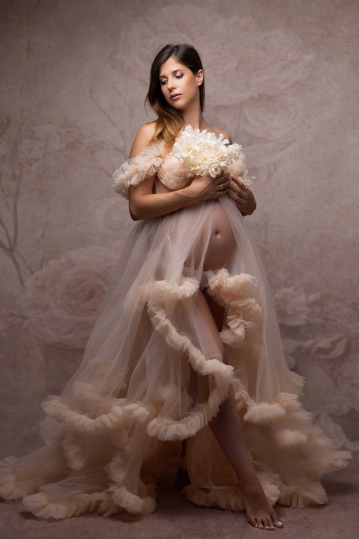 elegant maternity photoshoot dress with layered tulle skirt