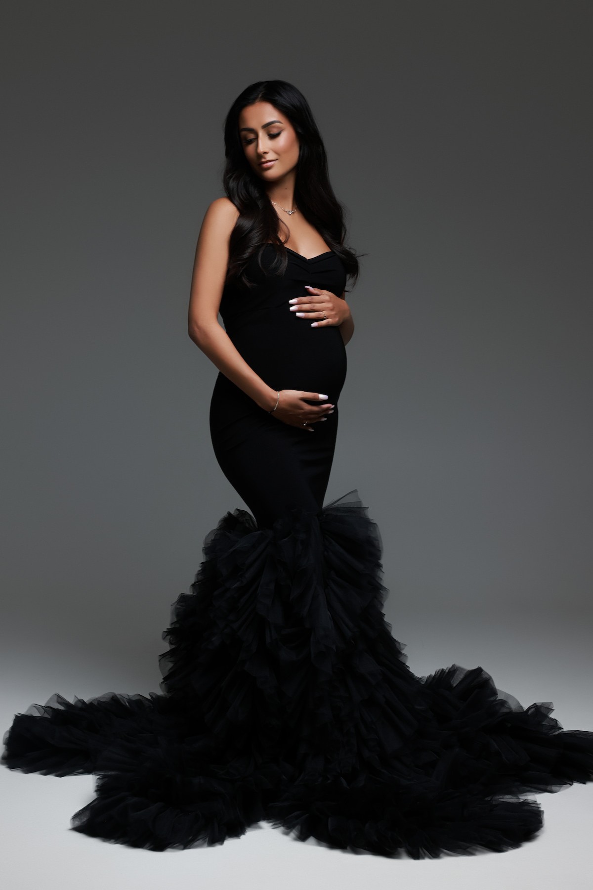 elegant maternity photography gown with ruffled tulle skirt