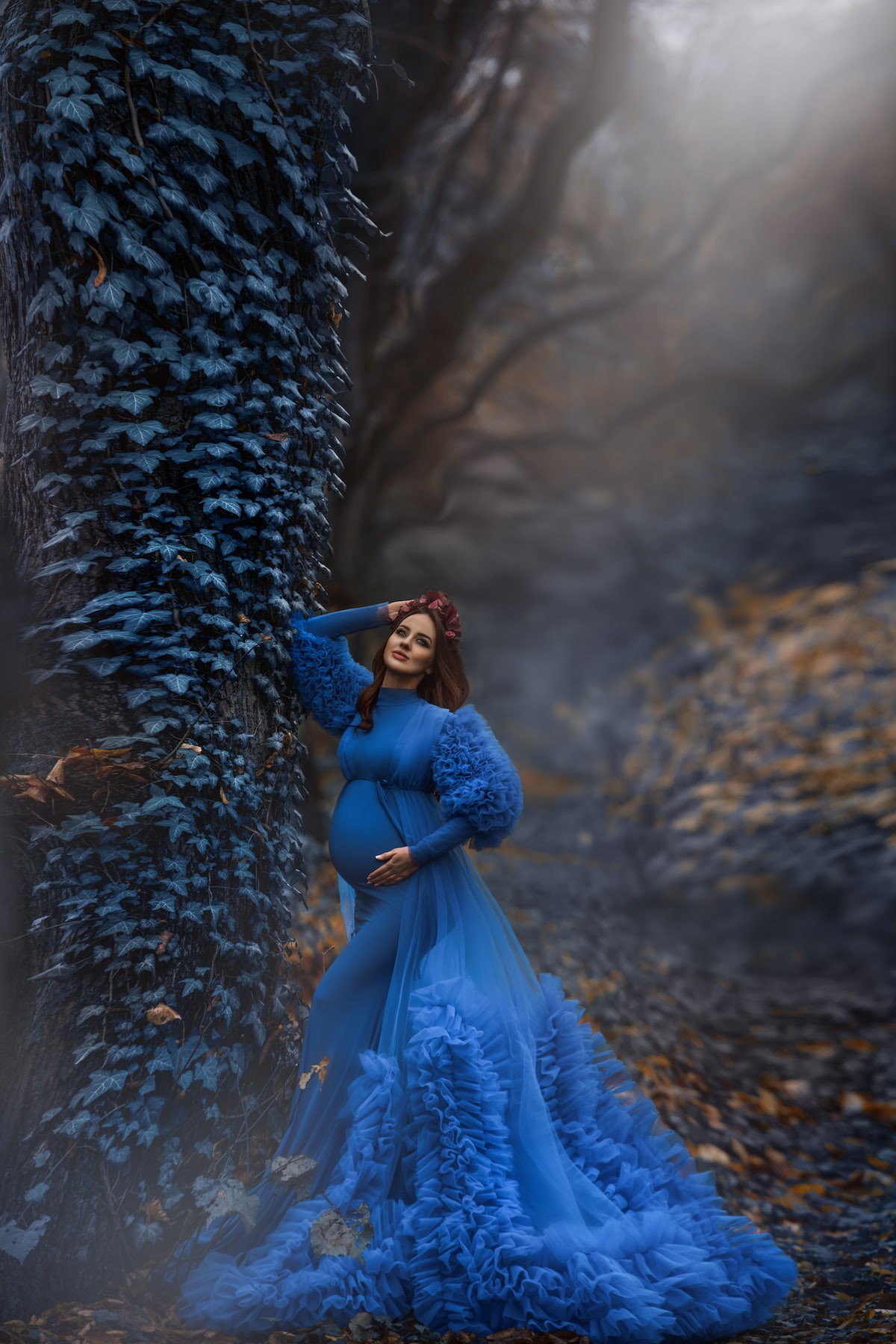 elegant maternity photoshoot dress with tulle robe