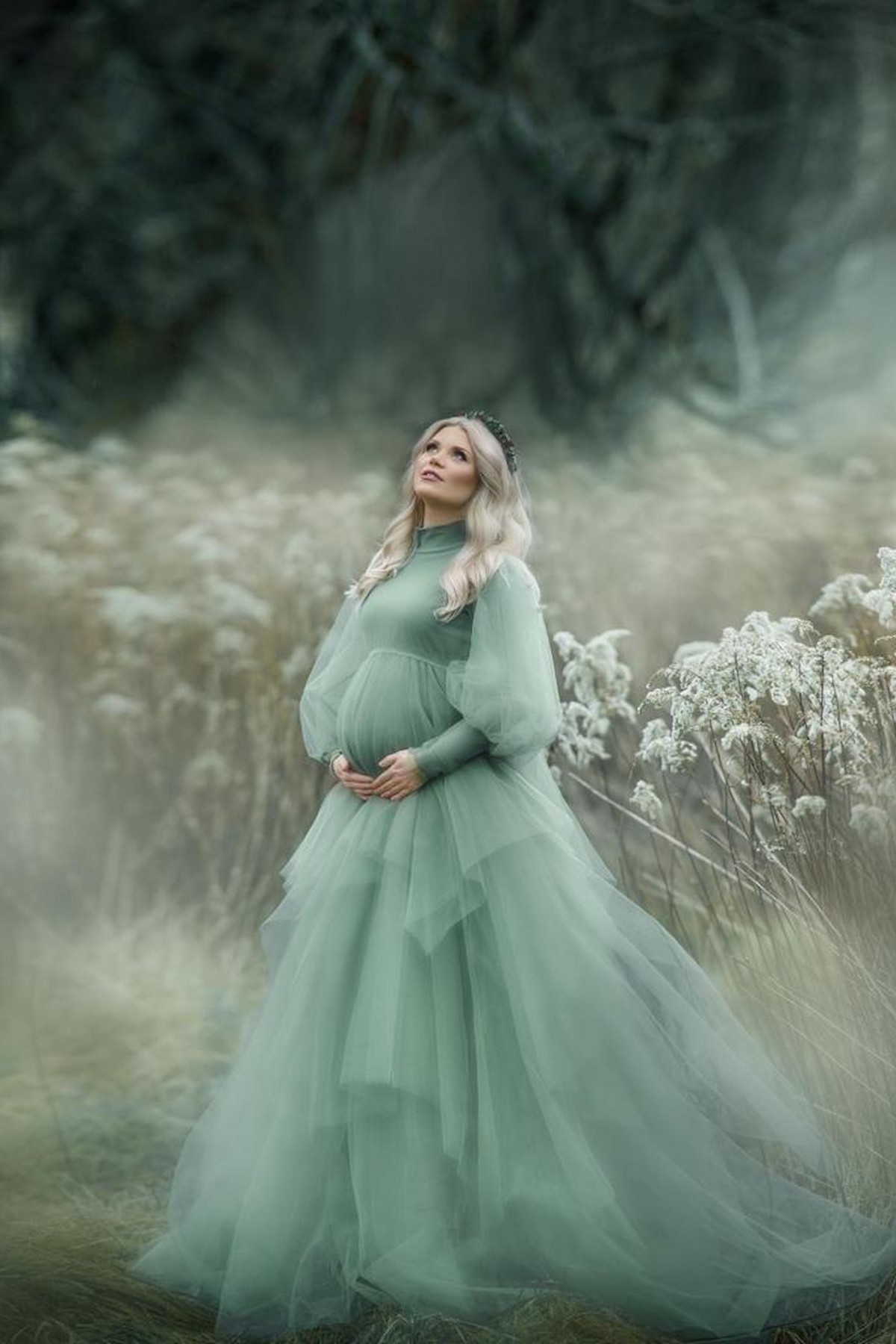 flowing tulle maternity dress outdoor session