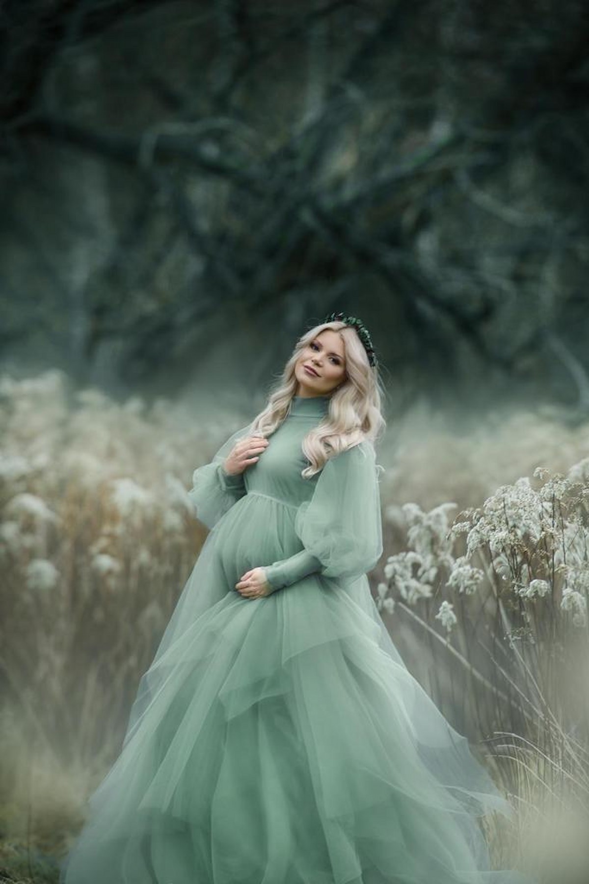 flowing tulle maternity dress outdoor session