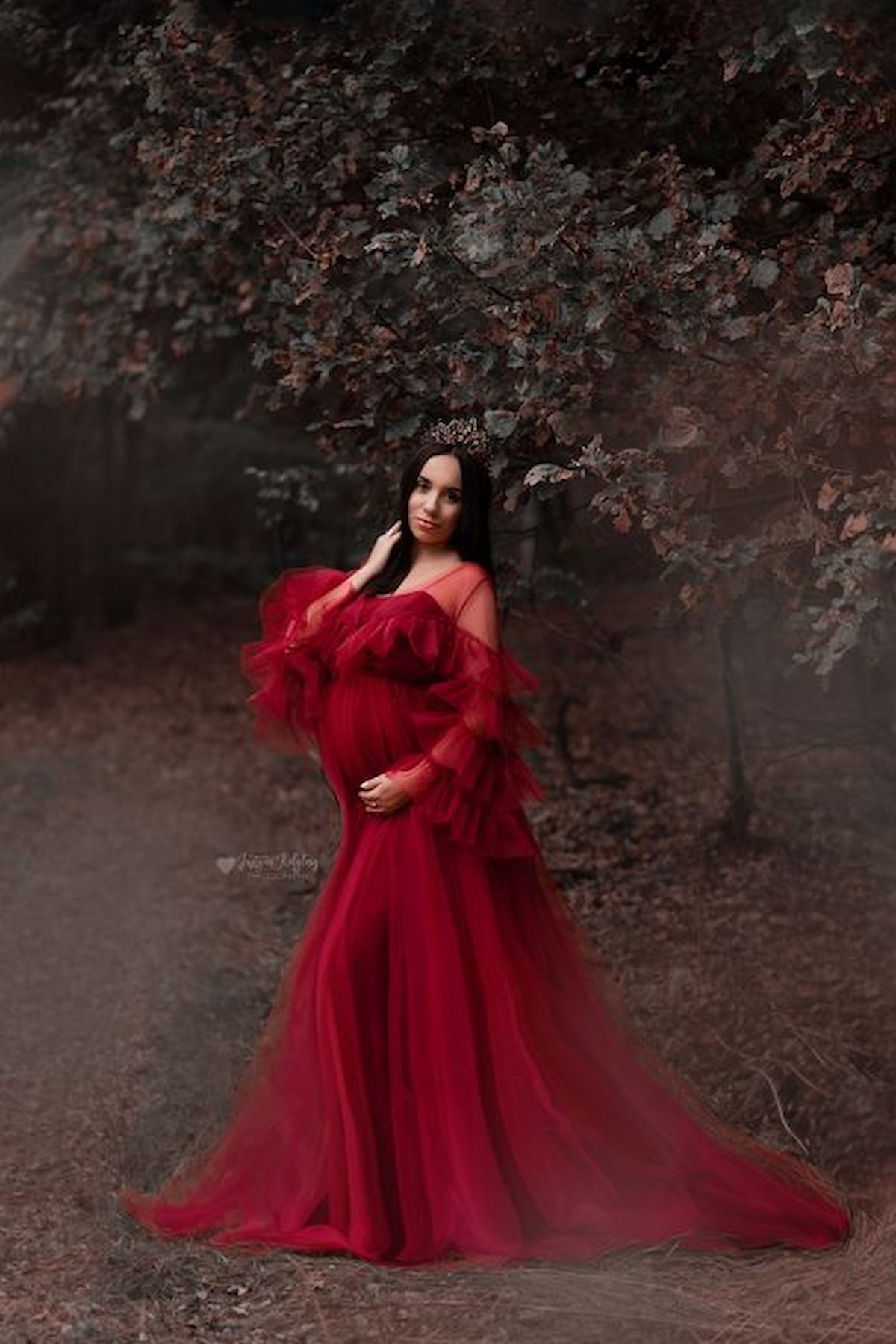 layered maternity photography dress with tulle