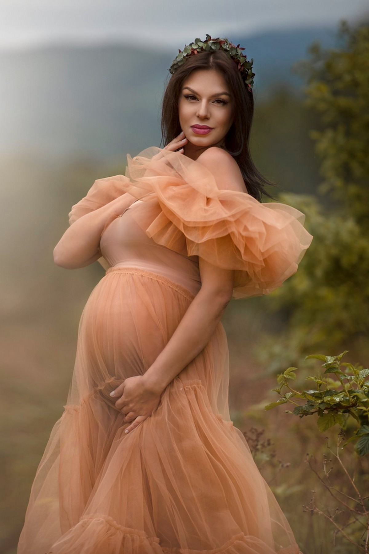 elegant maternity photography outfit with tulle skirt